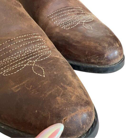 Ariat Kids Heritage R Toe Western Boots in Distressed Brown
Size 3 US / (8.5”) - Picture 5 of 6